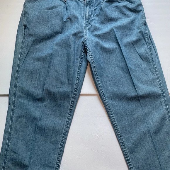 Levi’s Pleated High Waisted Lightweight Jeans size 26 - Picture 3 of 16
